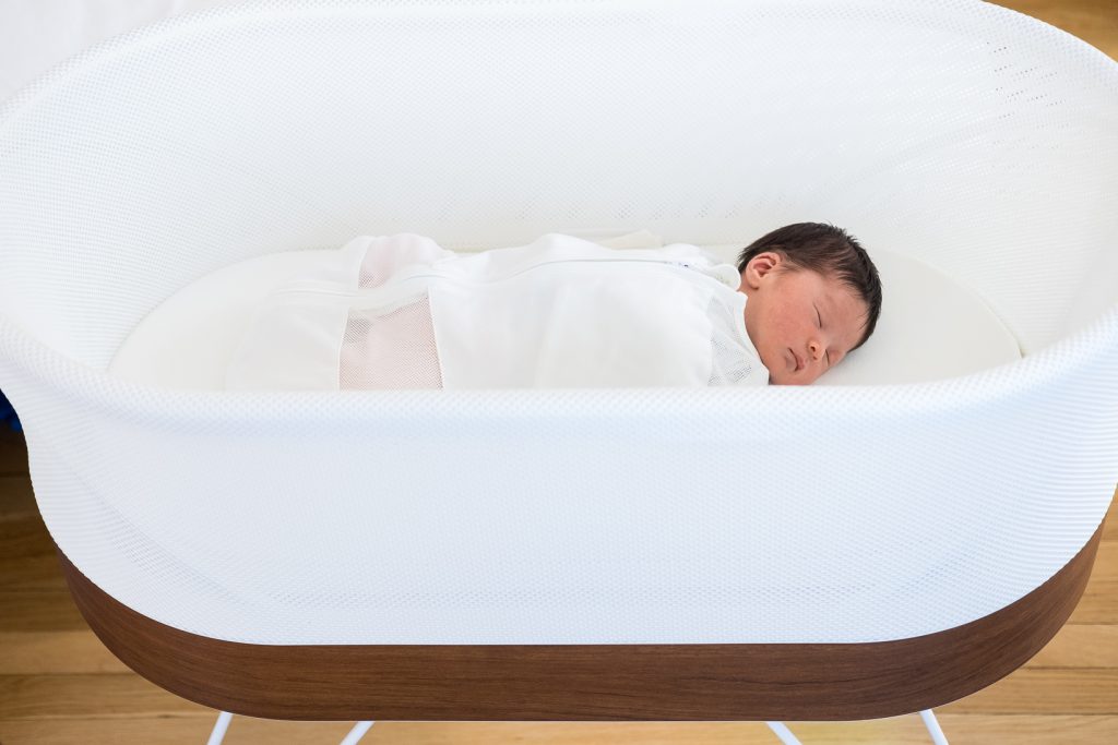 bassinet with side that lowers